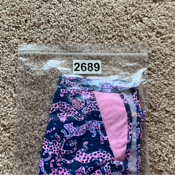 Lilly Pulitzer Luxletic Shorts Medium Cheetah Leopard Blue Pink Purple Lined - Picture 11 of 11